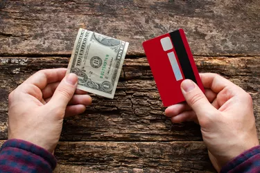 How to Pay Off Credit Cards With Cash