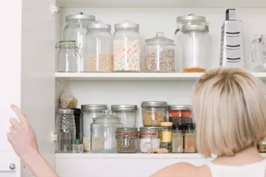 Cheap Ways to Line Your Pantry Shelves