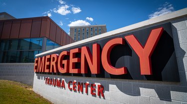 Emergency Trauma Center Sign