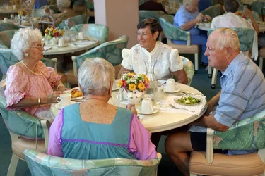People eating in nursing home