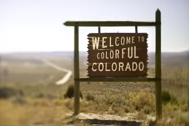 Welcome to Colorado sign