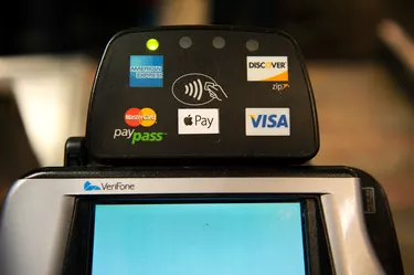 220,000 Stores Start Accepting Apple Pay