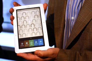 Barnes And Noble Unveils Their E-Book Reader The Nook