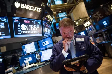 Dow Jones Industrial Average Closes Up, Tech Stocks Drop Sharply