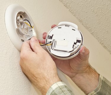 Removing Smoke Detector To Change The Battery