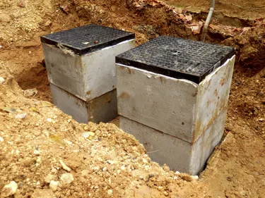 Septic tank inspection hatches