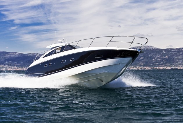 Fast yacht