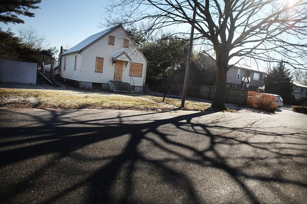 New York State Deploys Mobile Command Foreclosure Aid Center To Areas Hard Hit By Housing Crisis