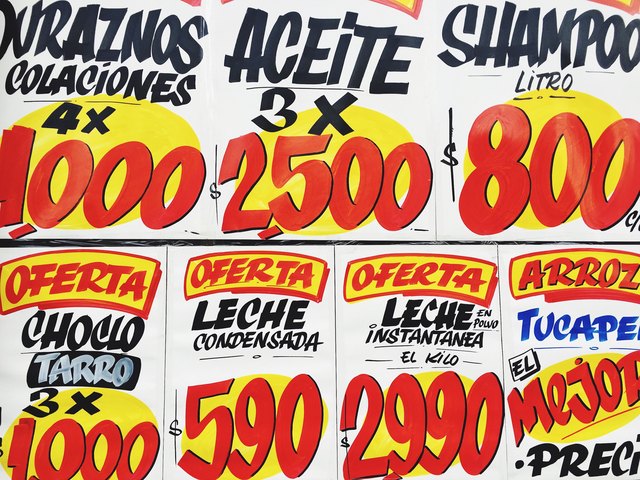 Sale signs in Santiago Chile