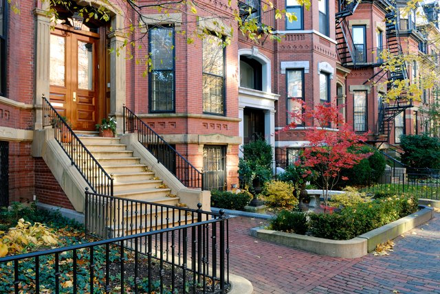 Differences Between a Row House a Town House Sapling